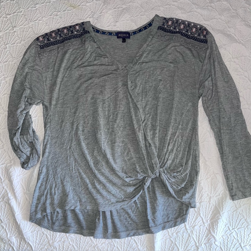 Gray V-Neck Knot Front Top boho embroidered size large